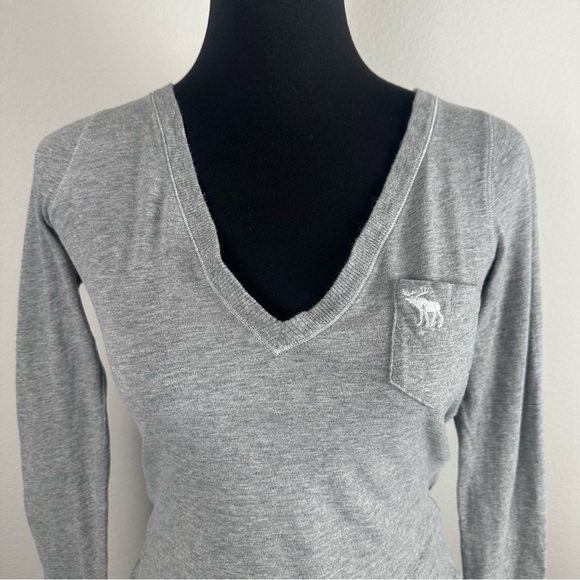 Abercrombie & Fitch Top Womens Small Grey Long Sleeve V-Neck Y2K Bella Swan VTG - Picture 2 of 12